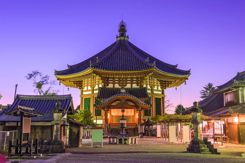 temple-in-nara-k